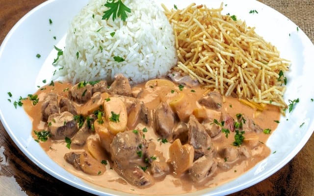 Strogonoff de Carne Tradicional